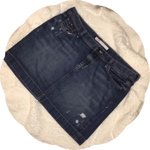 Denim mini skirt 🌹